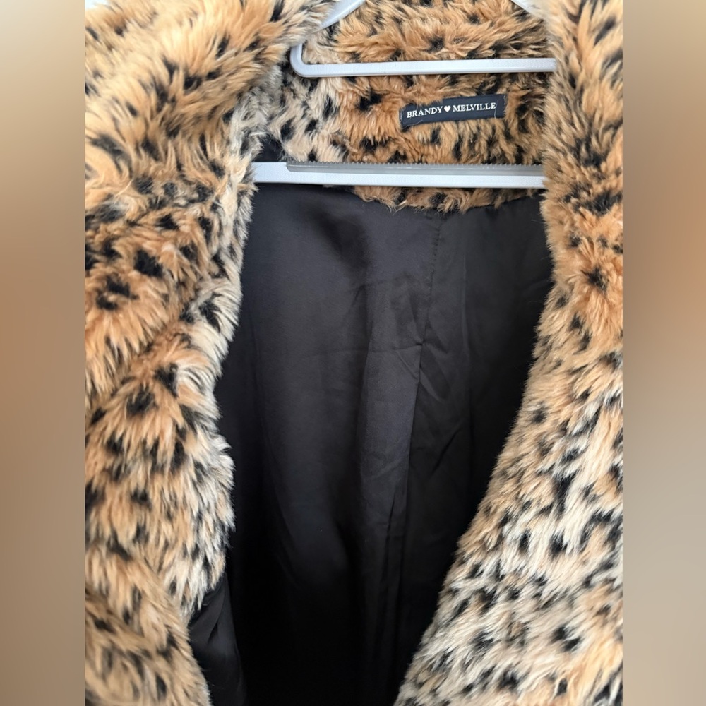 Brandy Melville Leopard Print Faux Fur Coat, One Size, Mid-Thigh Length - Picture 10 of 10